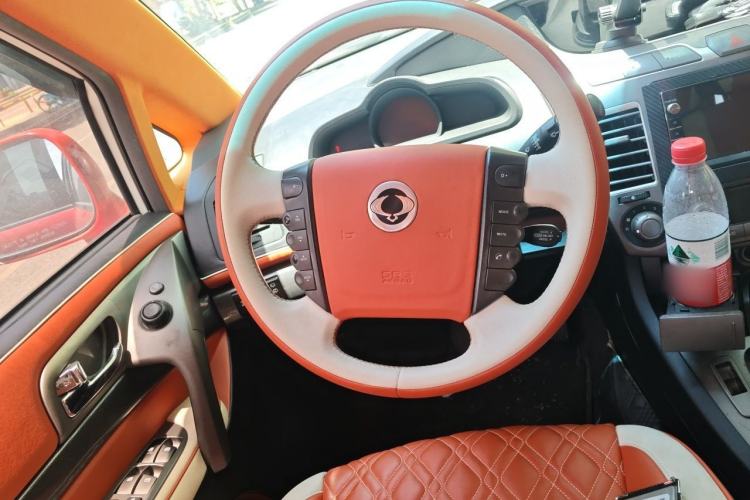 Used SsangYong Rodius 2014 2.0T Diesel 4x4 Luxury Navigation Edition Steering Wheel
