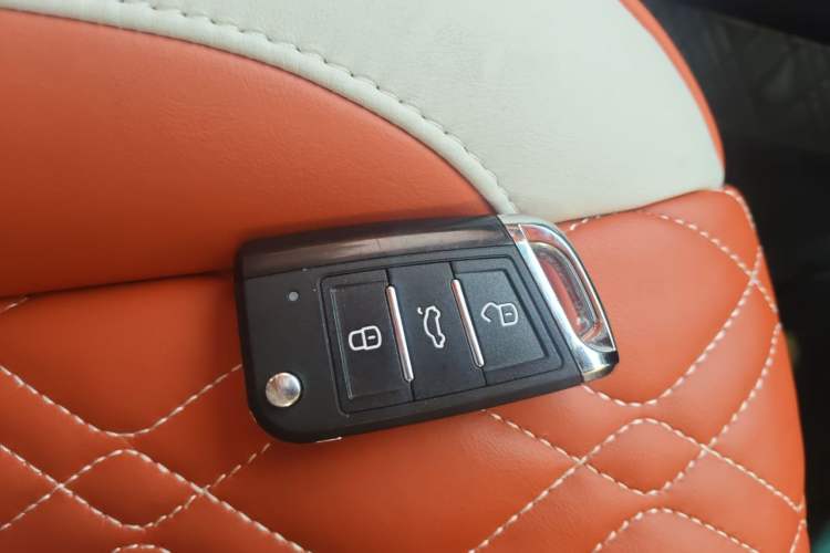 Used SsangYong Rodius 2014 2.0T Diesel 4x4 Luxury Navigation Edition Vehicle Key