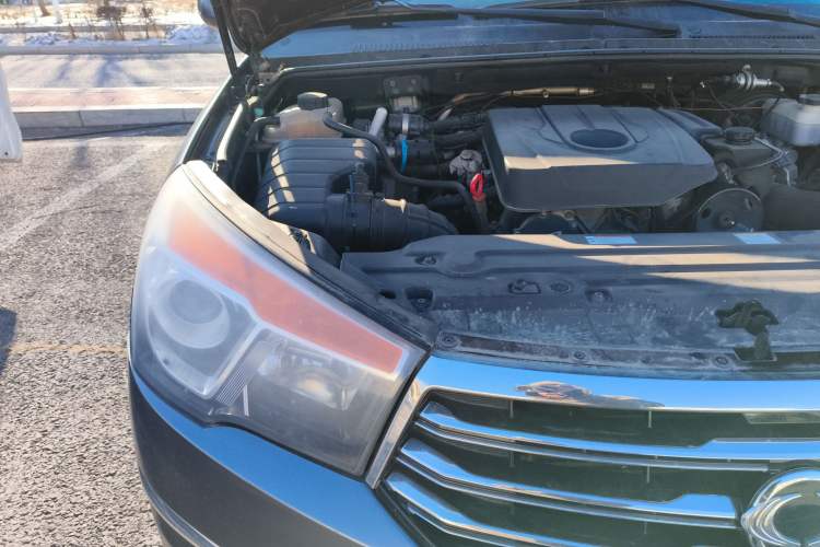 Used SsangYong Rodius 2014 2.0T Diesel Two-Wheel Drive Luxury Navigation Edition Engine Bay Right