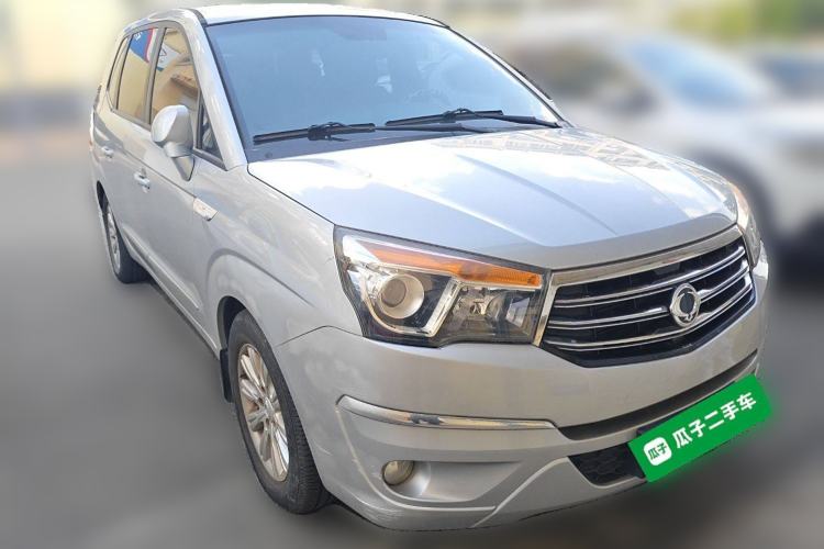 Used SsangYong Rodius 2014 2.0T Diesel Two-Wheel Drive Elite Navigation Edition Exterior 2