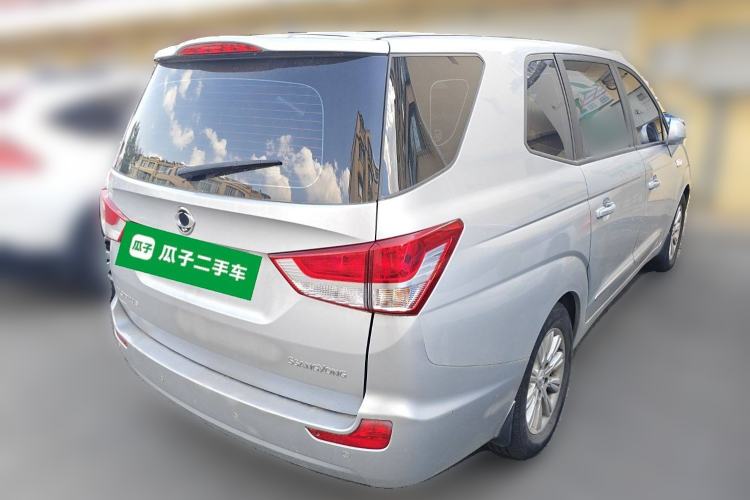 Used SsangYong Rodius 2014 2.0T Diesel Two-Wheel Drive Elite Navigation Edition Exterior 5