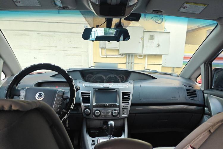 Used SsangYong Rodius 2014 2.0T Diesel Two-Wheel Drive Elite Navigation Edition Interior 2