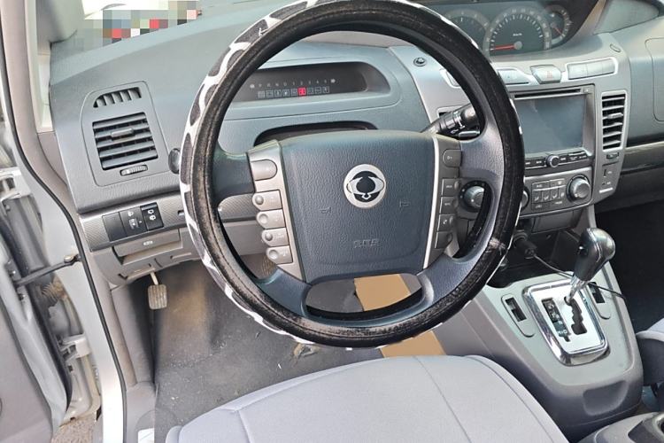 Used SsangYong Rodius 2014 2.0T Diesel Two-Wheel Drive Elite Navigation Edition Steering Wheel