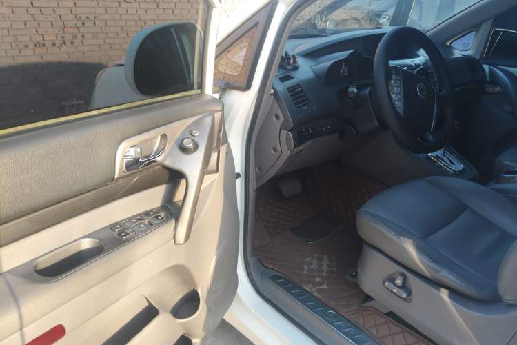 Used SsangYong Rodius 2014 2.0T Diesel 4x4 Luxury Navigation Edition Driver Seat