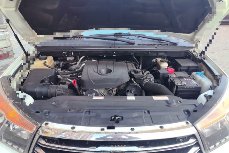 Used SsangYong Rodius 2014 2.0T Diesel 4x4 Luxury Navigation Edition Engine Bay