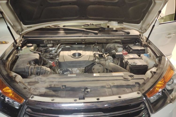 Used SsangYong Rodius 2014 2.0T Diesel Two-Wheel Drive Elite Navigation Edition Engine Bay