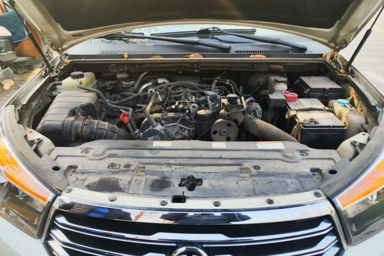 Used SsangYong Rodius 2014 2.0T Diesel Two-Wheel Drive Elite Navigation Edition Engine Bay