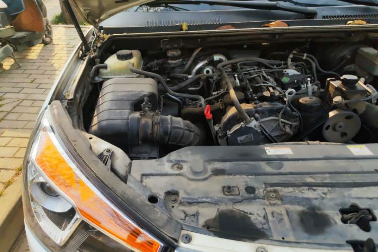 Used SsangYong Rodius 2014 2.0T Diesel Two-Wheel Drive Elite Navigation Edition Engine Bay Right