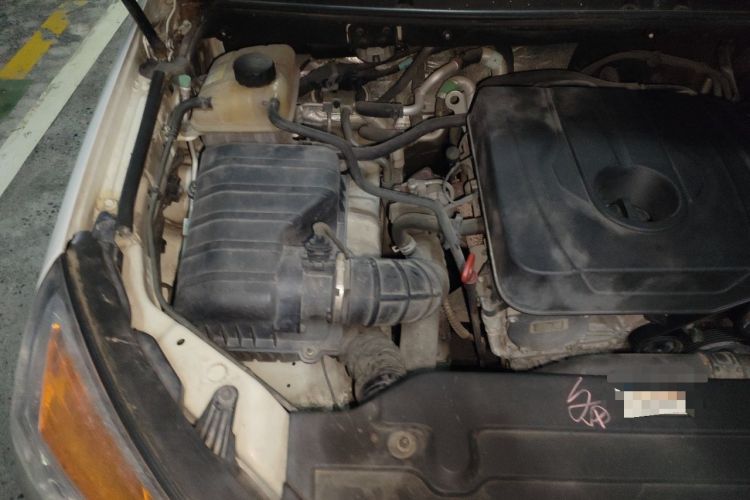 Used SsangYong Rodius 2014 2.0T Diesel Two-Wheel Drive Luxury Navigation Edition Engine Bay Right