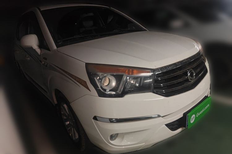 Used SsangYong Rodius 2014 2.0T Diesel 4x4 Luxury Navigation Edition Exterior 2