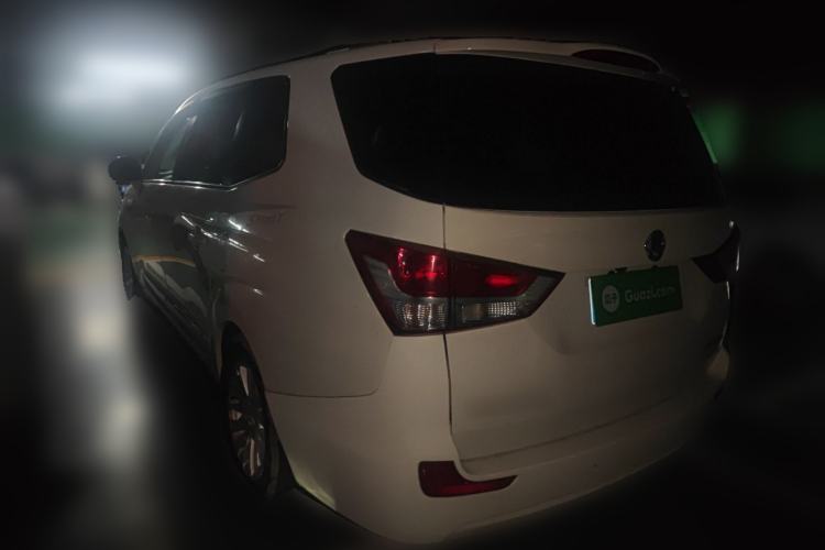 Used SsangYong Rodius 2014 2.0T Diesel 4x4 Luxury Navigation Edition Exterior 3