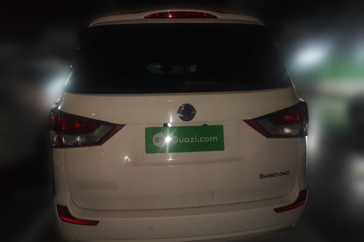 Used SsangYong Rodius 2014 2.0T Diesel 4x4 Luxury Navigation Edition Exterior 4