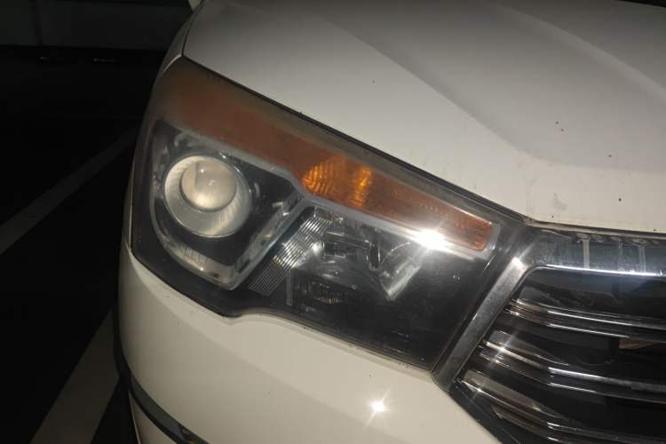 Used SsangYong Rodius 2014 2.0T Diesel 4x4 Luxury Navigation Edition Exterior 6
