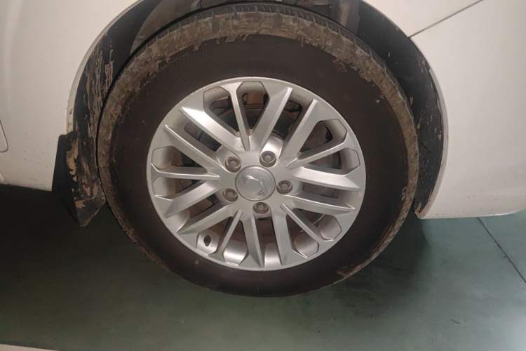 Used SsangYong Rodius 2014 2.0T Diesel 4x4 Luxury Navigation Edition Exterior 7