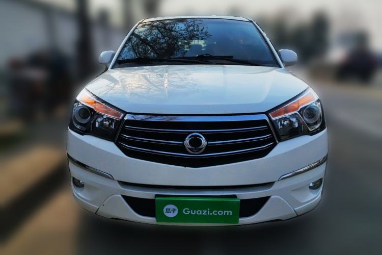 Used SsangYong Rodius 2014 2.0T Diesel Two-Wheel Drive Elite Navigation Edition Front