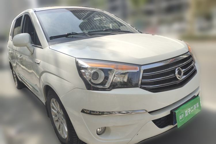 Used SsangYong Rodius 2014 2.0T Diesel Two-Wheel Drive Elite Navigation Edition Front Right 45 Deg