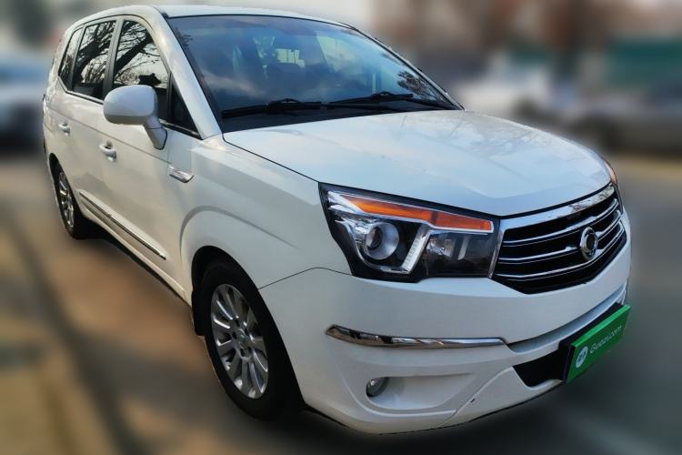Used SsangYong Rodius 2014 2.0T Diesel Two-Wheel Drive Elite Navigation Edition Front Right 45 Deg