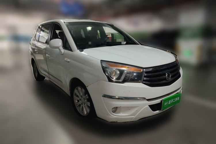 Used SsangYong Rodius 2014 2.0T Diesel Two-Wheel Drive Luxury Navigation Edition Front Right 45 Deg