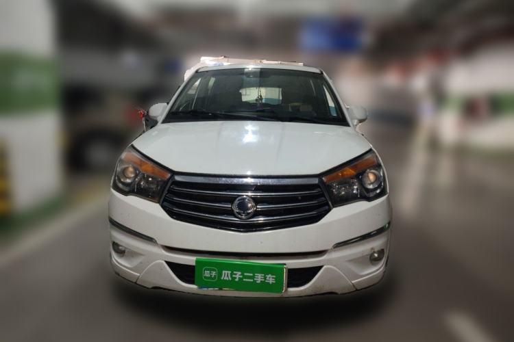 Used SsangYong Rodius 2014 2.0T Diesel Two-Wheel Drive Luxury Navigation Edition Front