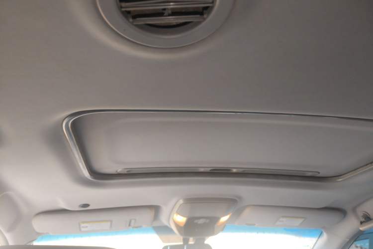 Used SsangYong Rodius 2014 2.0T Diesel 4x4 Luxury Navigation Edition Headliner