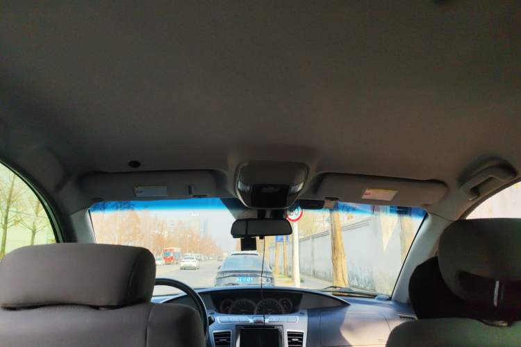 Used SsangYong Rodius 2014 2.0T Diesel Two-Wheel Drive Elite Navigation Edition Headliner
