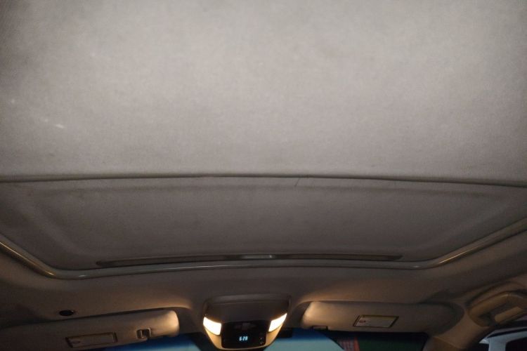 Used SsangYong Rodius 2014 2.0T Diesel Two-Wheel Drive Luxury Navigation Edition Headliner