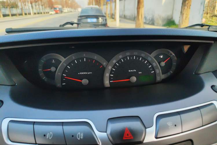 Used SsangYong Rodius 2014 2.0T Diesel Two-Wheel Drive Elite Navigation Edition Instrument Cluster