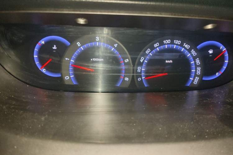 Used SsangYong Rodius 2014 2.0T Diesel Two-Wheel Drive Luxury Navigation Edition Instrument Cluster