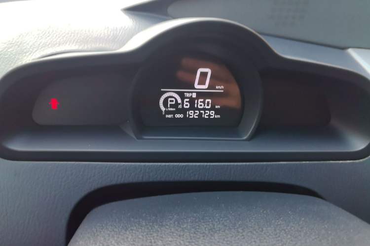 Used SsangYong Rodius 2014 2.0T Diesel 4x4 Luxury Navigation Edition Odometer Close Up
