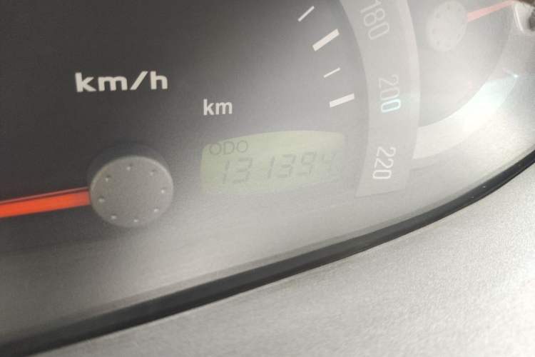 Used SsangYong Rodius 2014 2.0T Diesel Two-Wheel Drive Elite Navigation Edition Odometer Close Up