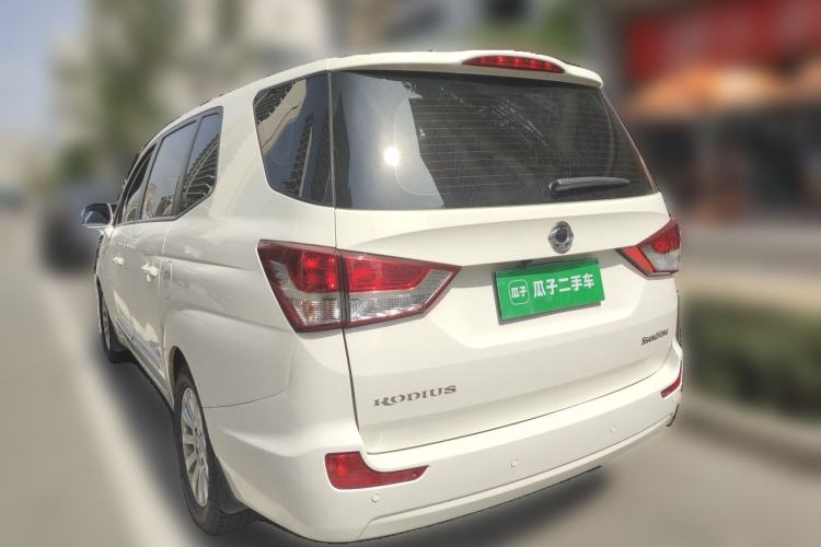 Used SsangYong Rodius 2014 2.0T Diesel Two-Wheel Drive Elite Navigation Edition Rear Left 45 Deg