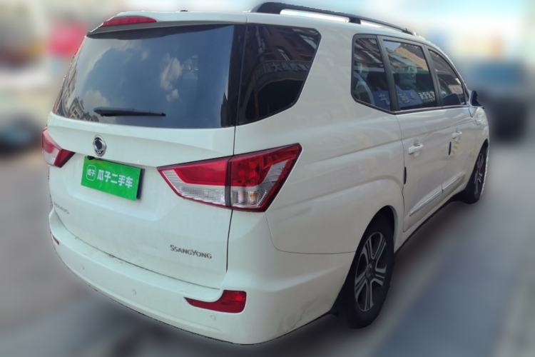 Used SsangYong Rodius 2014 2.0T Diesel 4x4 Luxury Navigation Edition Rear Right 45 Deg