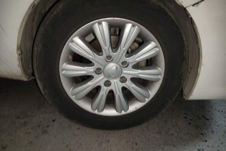 Used SsangYong Rodius 2014 2.0T Diesel Two-Wheel Drive Luxury Navigation Edition Right Front Wheel Hub