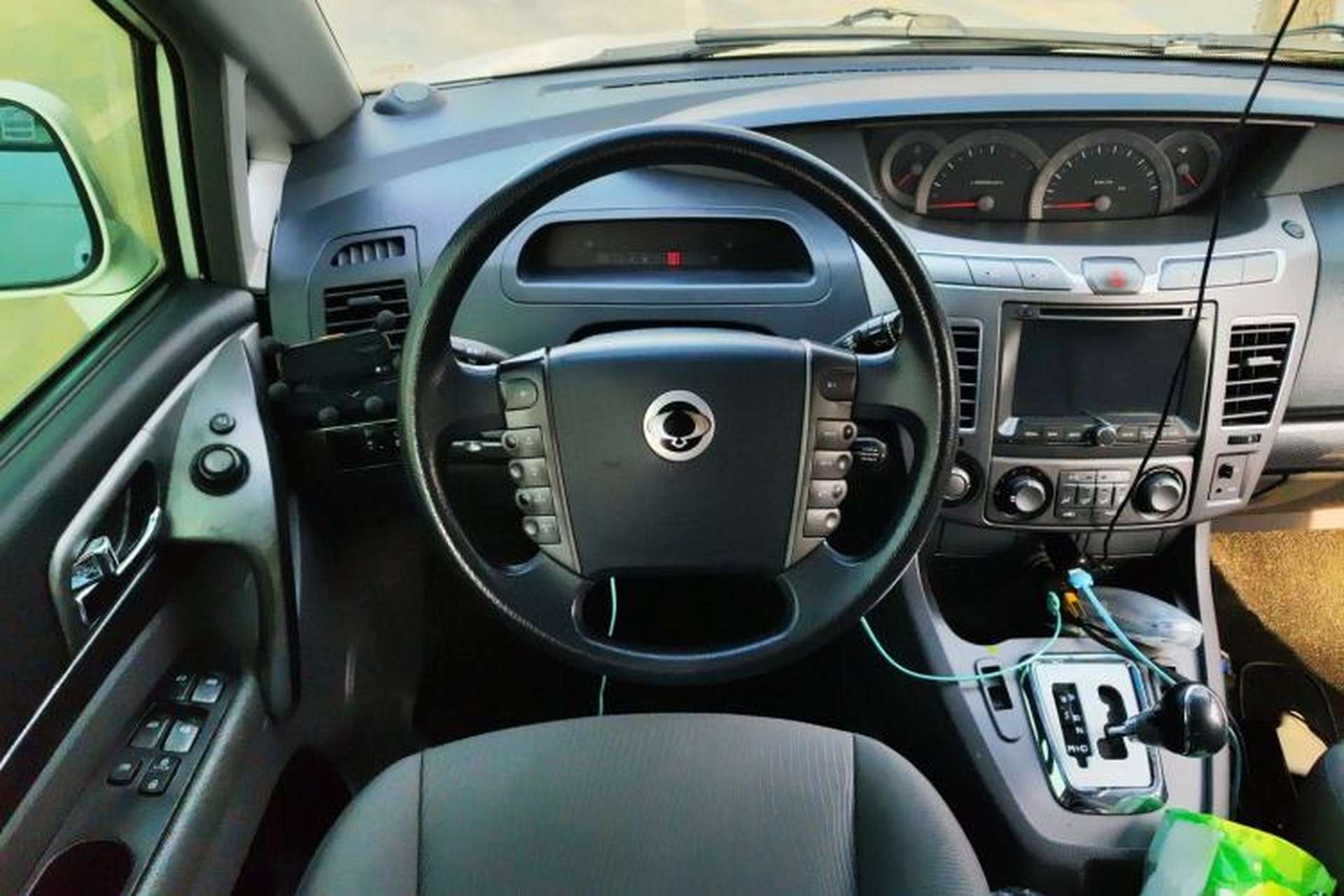 Used SsangYong Rodius 2014 2.0T Diesel Two-Wheel Drive Elite Navigation Edition Steering Wheel