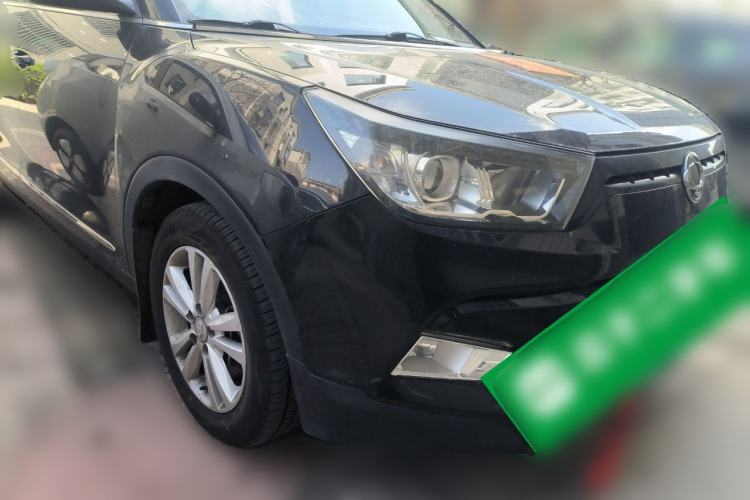 Used SsangYong Tivolan 2015 1.6L Automatic Two-Wheel Drive Zhi Chun Edition Front Right 45 Deg