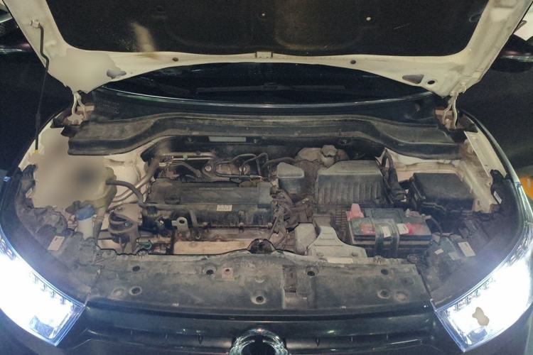 Used SsangYong Tivolan 2015 1.6L Automatic Two-Wheel Drive ZhiKu Edition Engine Bay