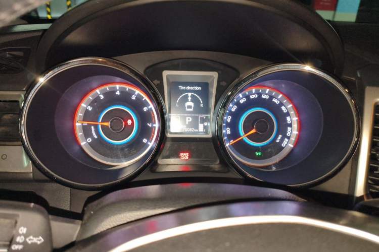 Used SsangYong Tivolan 2015 1.6L Automatic Two-Wheel Drive ZhiKu Edition Instrument Cluster