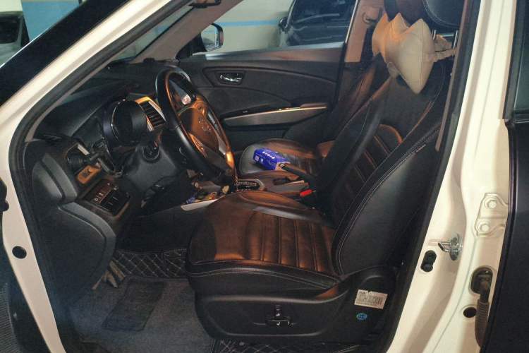 Used SsangYong Tivolan 2015 1.6L Automatic Two-Wheel Drive ZhiKu Edition Left Front Seat