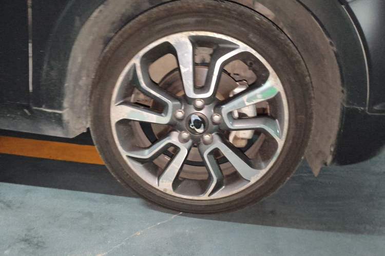 Used SsangYong Tivolan 2015 1.6L Automatic Two-Wheel Drive ZhiKu Edition Right Front Wheel Hub