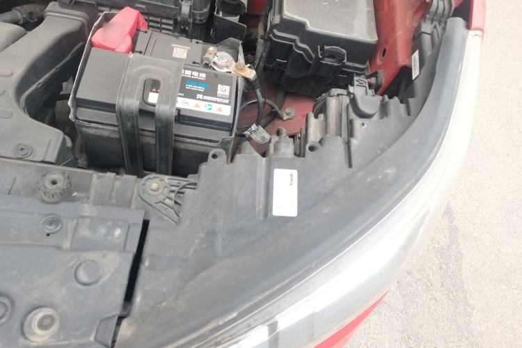 Used SsangYong Tivolan 2015 1.6L Automatic Two-Wheel Drive Zhi Chun Edition Engine Bay Left