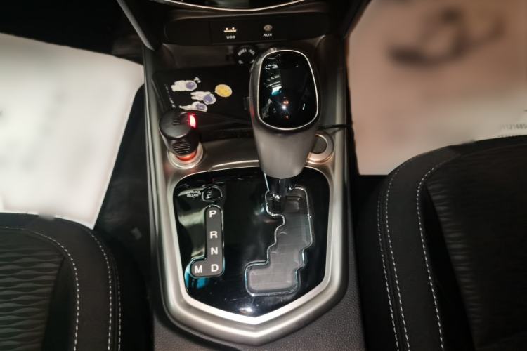 Used SsangYong Tivolan 2015 1.6L Automatic Two-Wheel Drive Zhi Chun Edition Gear Lever
