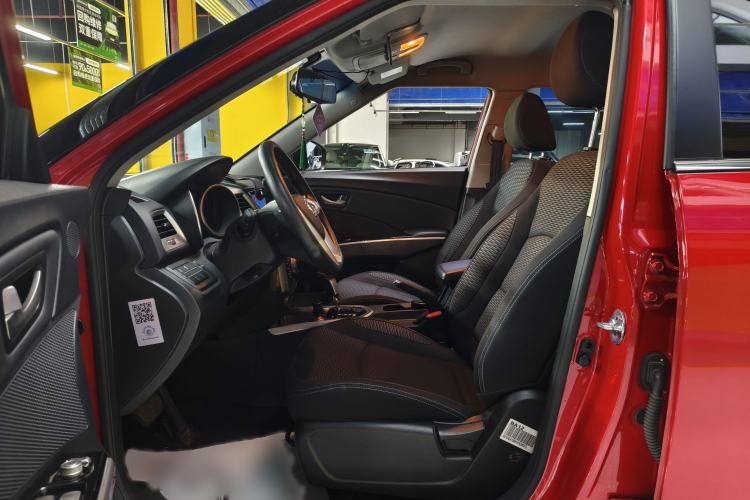 Used SsangYong Tivolan 2015 1.6L Automatic Two-Wheel Drive Zhi Chun Edition Interior 2