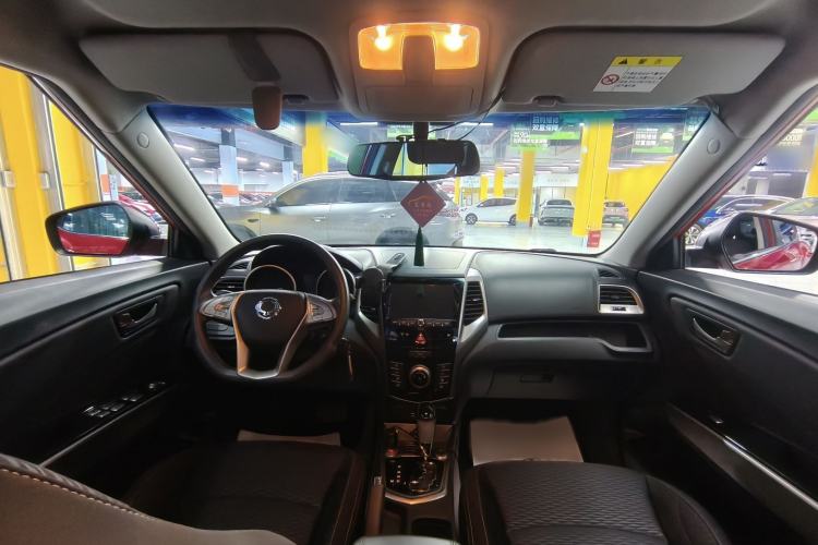 Used SsangYong Tivolan 2015 1.6L Automatic Two-Wheel Drive Zhi Chun Edition Interior 4