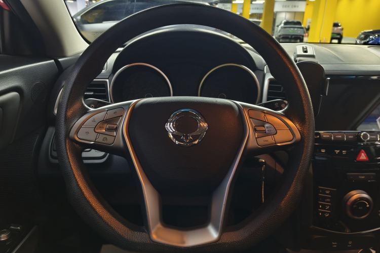 Used SsangYong Tivolan 2015 1.6L Automatic Two-Wheel Drive Zhi Chun Edition Interior 5