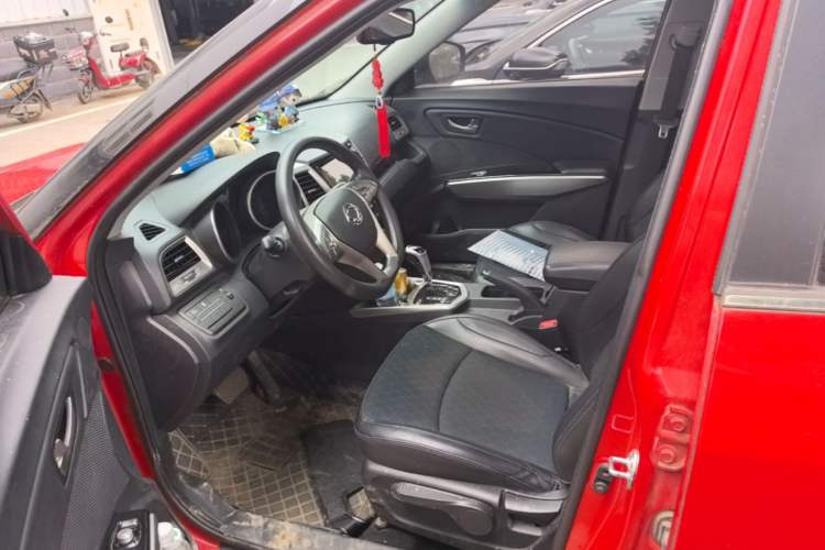 Used SsangYong Tivolan 2015 1.6L Automatic Two-Wheel Drive YARiS L Version Left Front Seat