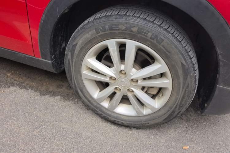 Used SsangYong Tivolan 2015 1.6L Automatic Two-Wheel Drive YARiS L Version Right Front Wheel Hub