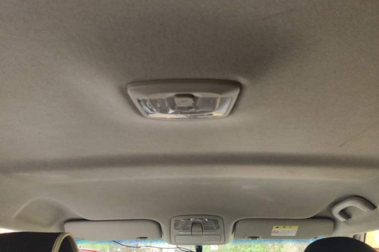 Used SsangYong Tivolan 2015 1.6L Automatic Two-Wheel Drive Zhi Chun Edition Headliner
