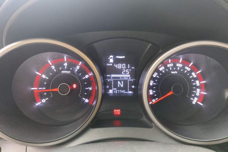Used SsangYong Tivolan 2015 1.6L Automatic Two-Wheel Drive Zhi Chun Edition Instrument Cluster