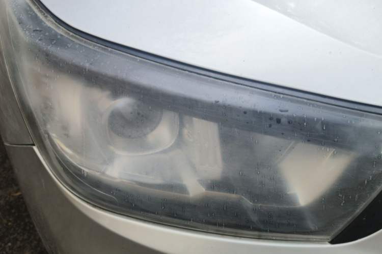 Used SsangYong Tivolan 2015 1.6L Automatic Two-Wheel Drive Zhi Chun Edition Right Front Headlight