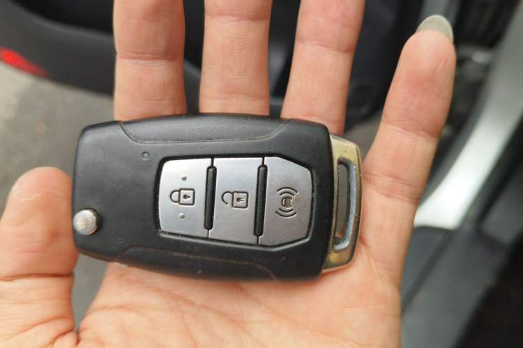 Used SsangYong Tivolan 2015 1.6L Automatic Two-Wheel Drive Zhi Chun Edition Vehicle Key